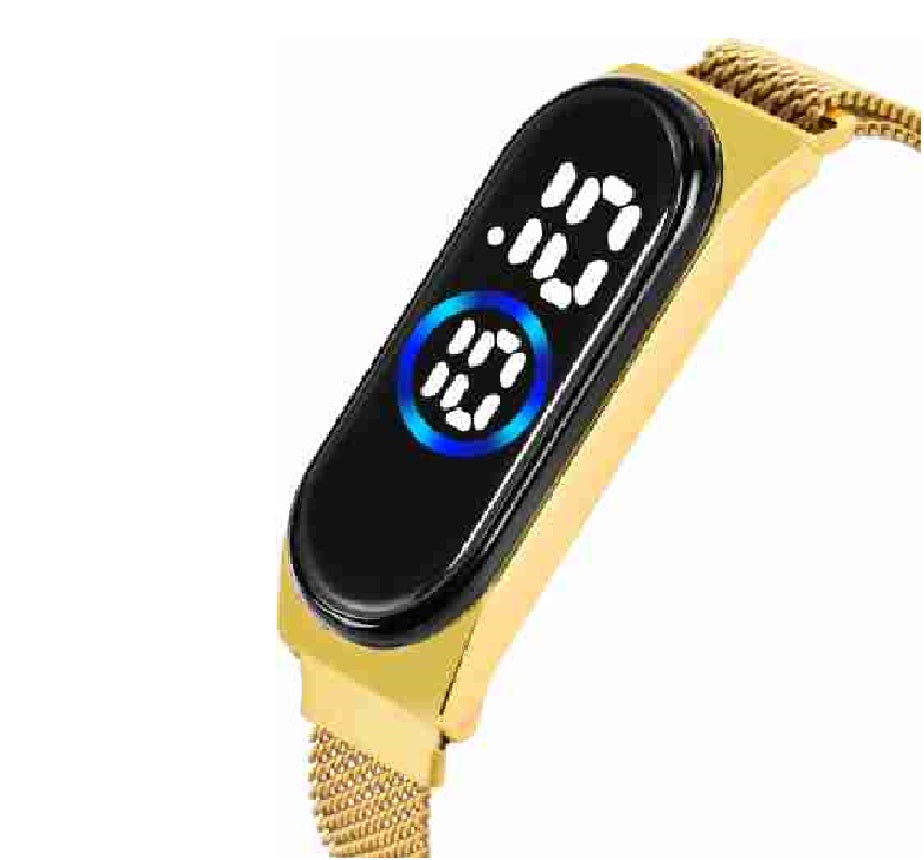 Reloj ovalado magnético dorado para mujer