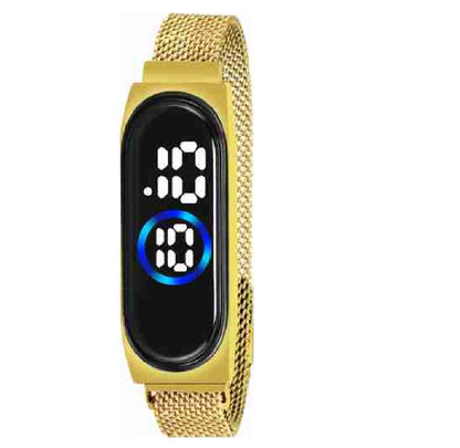 Reloj ovalado magnético dorado para mujer